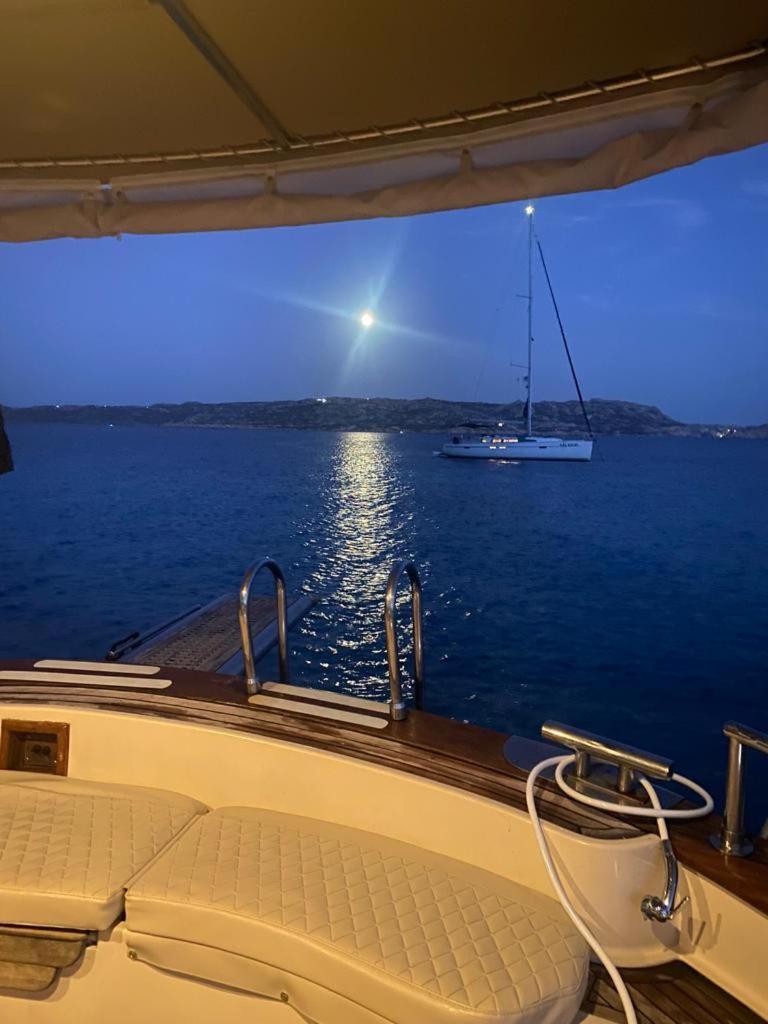 Night On Board Otel La Maddalena  Dış mekan fotoğraf